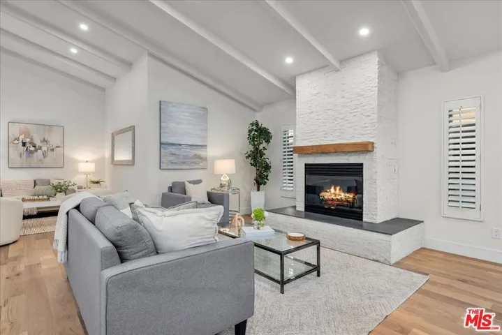 3001 N Valley Drive, Manhattan Beach, California 90266