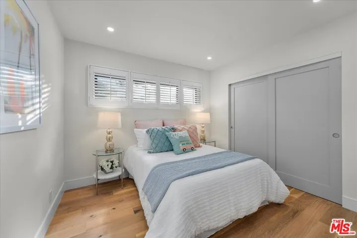 3001 N Valley Drive, Manhattan Beach, California 90266