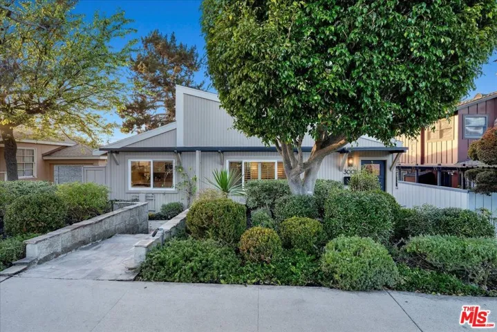 3001 N Valley Drive, Manhattan Beach, California 90266