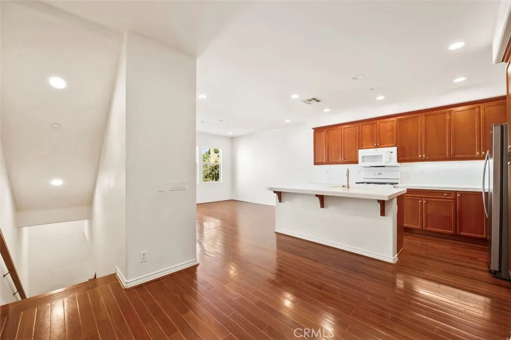 139 Pantheon 41, Irvine, California 92620 home-pic-14