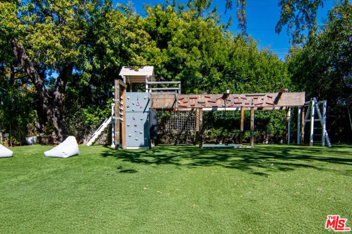3276 Granville Avenue, Los Angeles, California 90066
