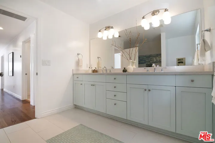 3276 Granville Avenue, Los Angeles, California 90066