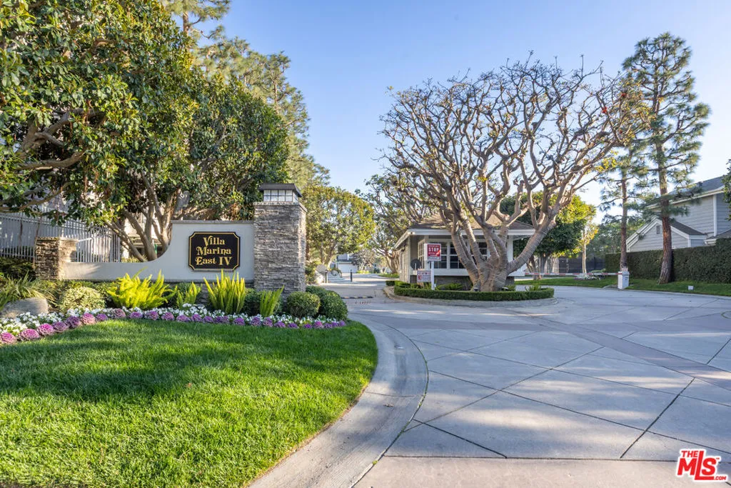 13082 Mindanao Way 54, Marina Del Rey, California 90292 home-pic-1