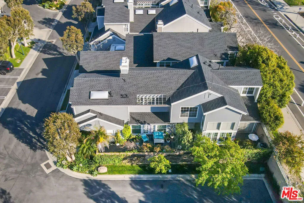 13082 Mindanao Way 54, Marina Del Rey, California 90292 home-pic-2