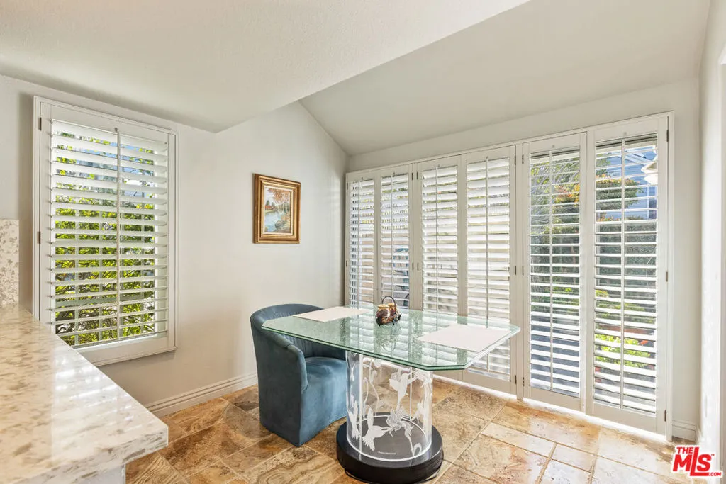 13082 Mindanao Way 54, Marina Del Rey, California 90292 home-pic-16