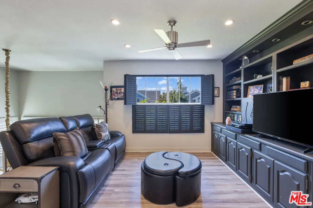 13082 Mindanao Way 54, Marina Del Rey, California 90292 home-pic-23