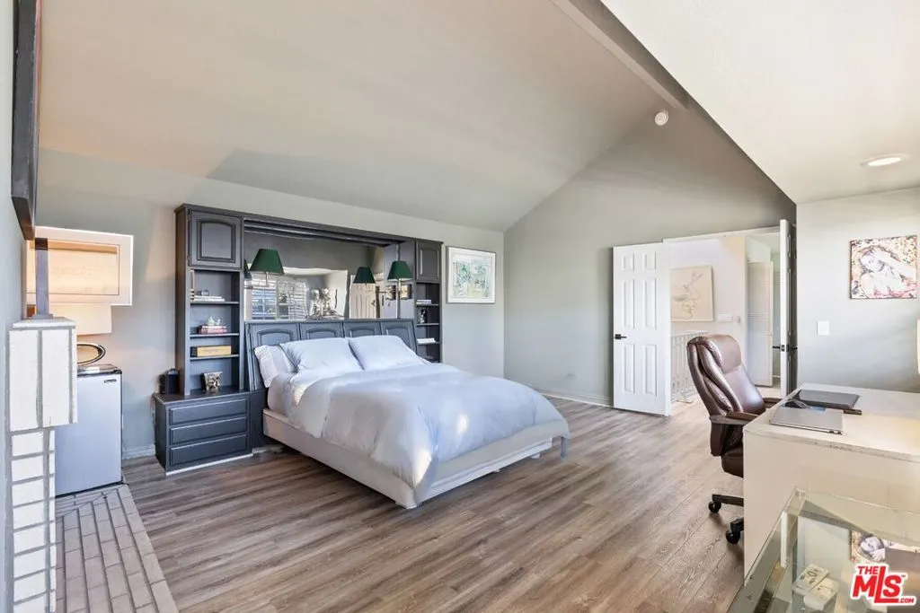 13082 Mindanao Way 54, Marina Del Rey, California 90292 home-pic-24