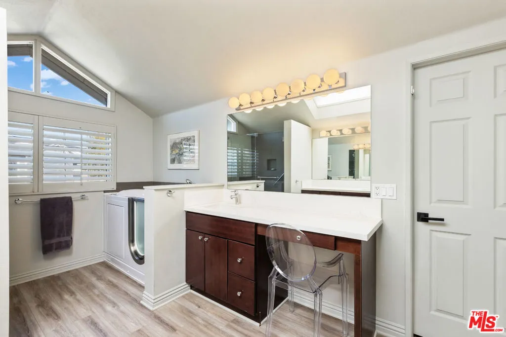 13082 Mindanao Way 54, Marina Del Rey, California 90292 home-pic-29