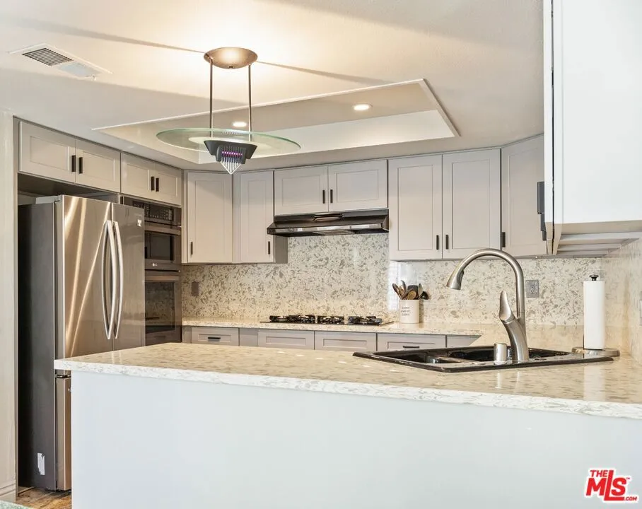 13082 Mindanao Way 54, Marina Del Rey, California 90292 home-pic-12