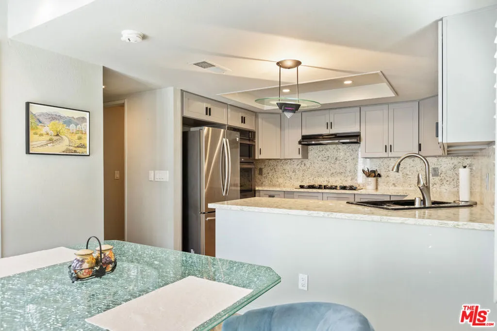 13082 Mindanao Way 54, Marina Del Rey, California 90292 home-pic-9