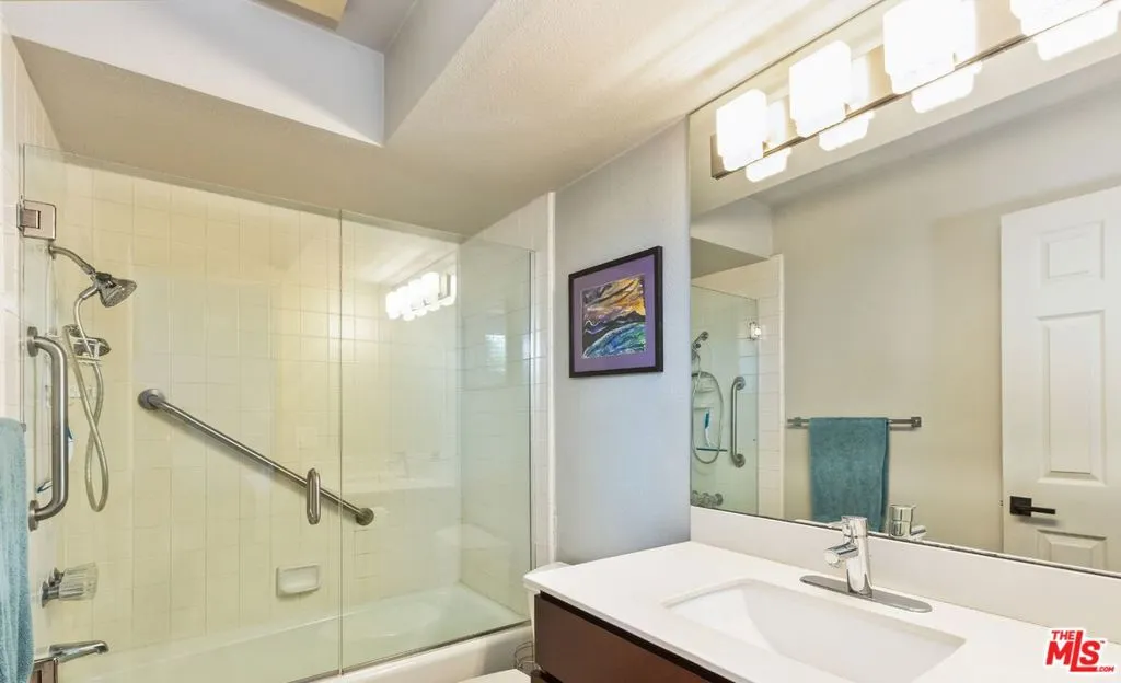 13082 Mindanao Way 54, Marina Del Rey, California 90292 home-pic-37
