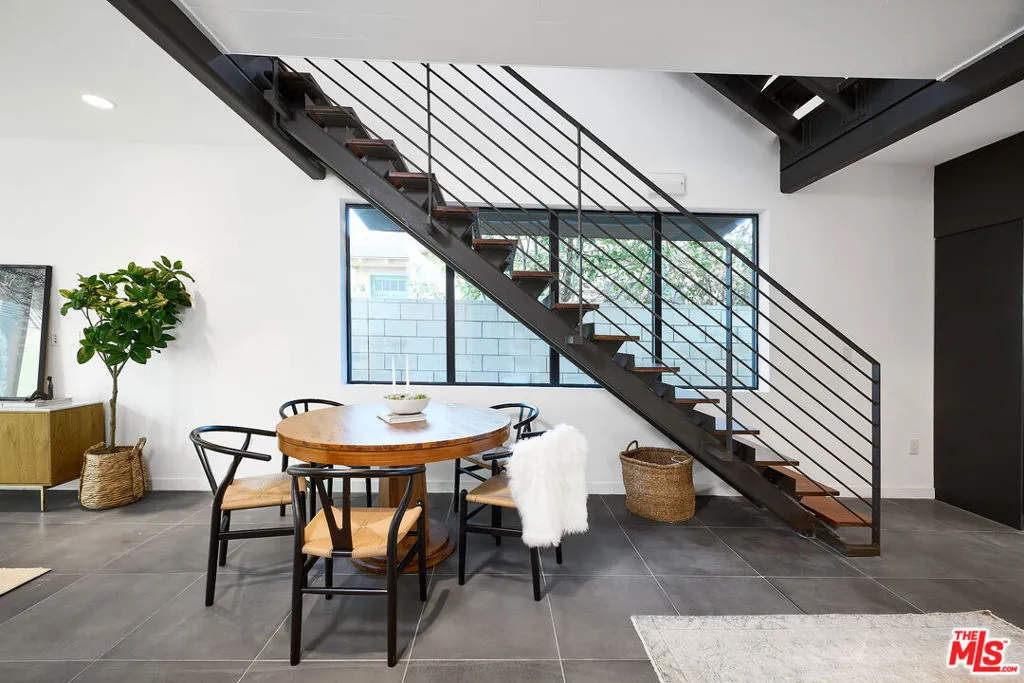 748 Brooks Avenue, Venice, California 90291 home-pic-7