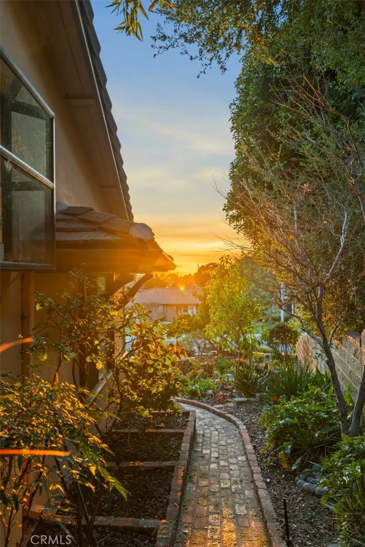 202 N Lone Hill Avenue, Glendora, California 91741 home-pic-33