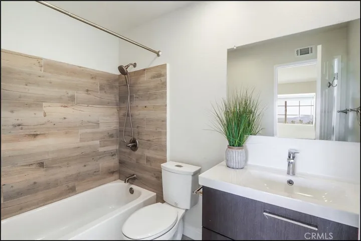 21061 Jenner, Lake Forest, California 92630