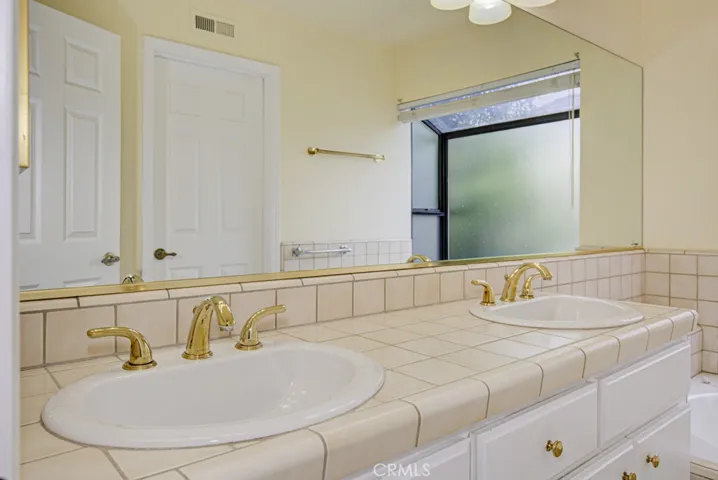 24641 Paige Circle, Laguna Hills, California 92653