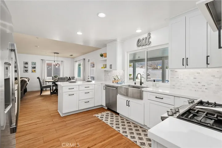 Kitchen with direct access to backyard