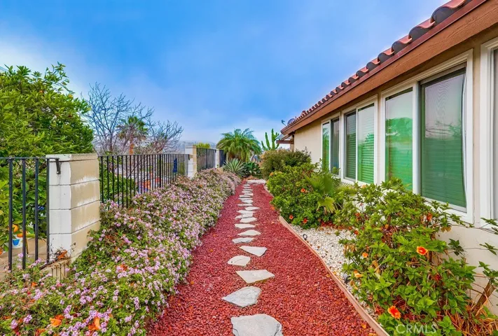 Side walkway