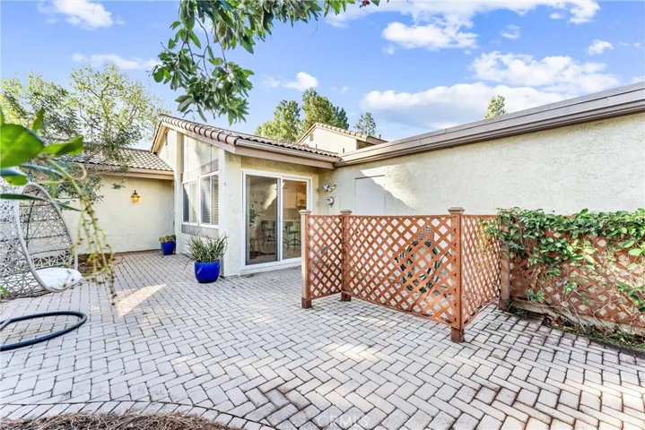 5560 E Vista Del Rio, Anaheim Hills, California 92807