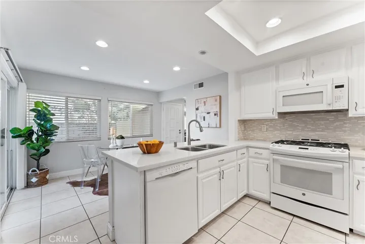 5560 E Vista Del Rio, Anaheim Hills, California 92807