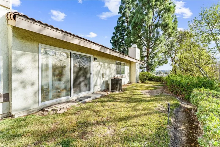 5560 E Vista Del Rio, Anaheim Hills, California 92807