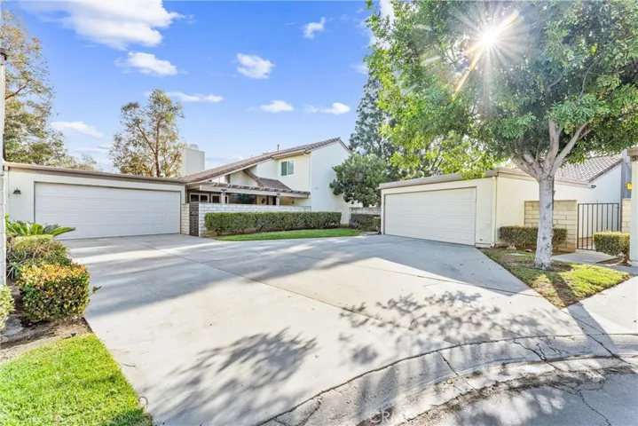 5560 E Vista Del Rio, Anaheim Hills, California 92807