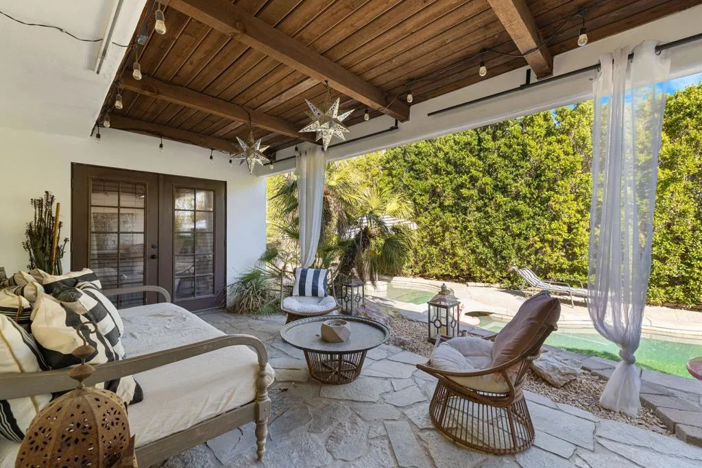 2030 E Acacia Road N, Palm Springs, California 92262 home-pic-9