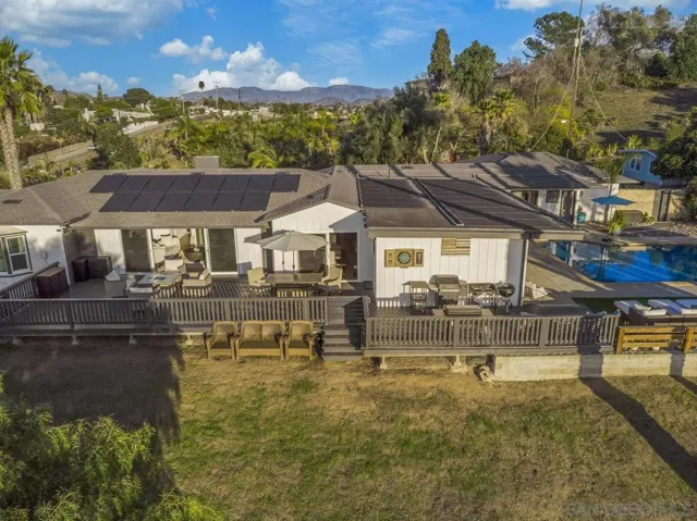 701 E Fallbrook St, Fallbrook, California 92028