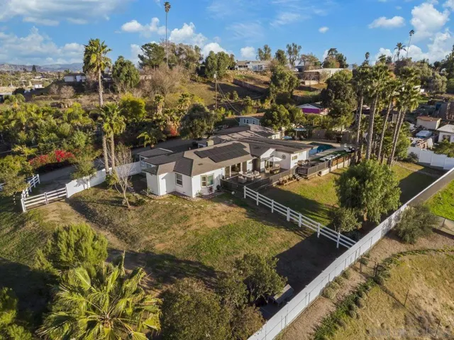 701 E Fallbrook St, Fallbrook, California 92028