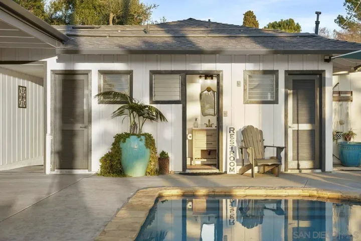 701 E Fallbrook St, Fallbrook, California 92028