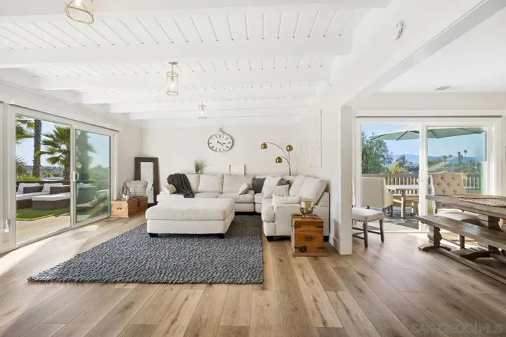 701 E Fallbrook St, Fallbrook, California 92028