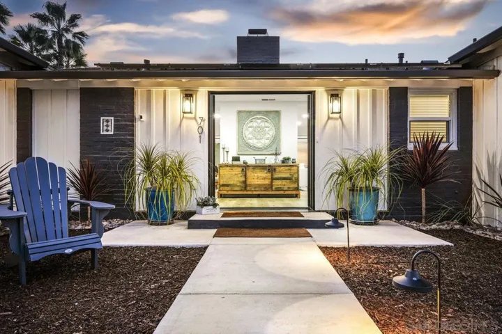 701 E Fallbrook St, Fallbrook, California 92028
