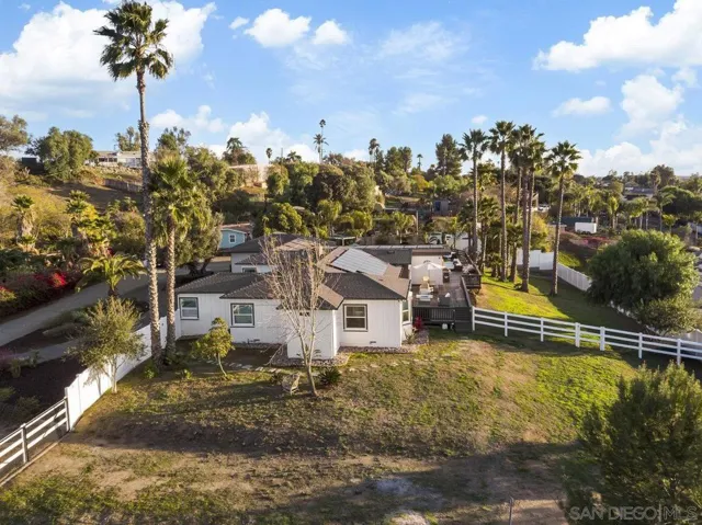 701 E Fallbrook St, Fallbrook, California 92028