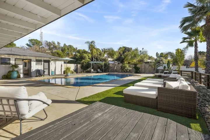 701 E Fallbrook St, Fallbrook, California 92028