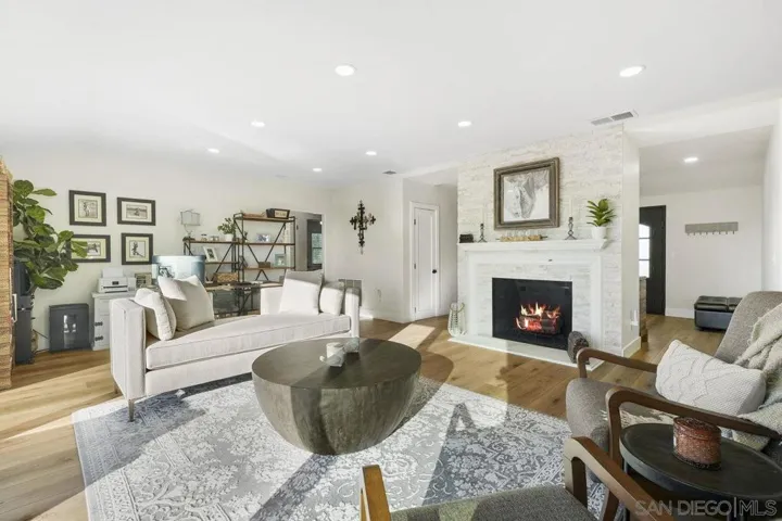 701 E Fallbrook St, Fallbrook, California 92028