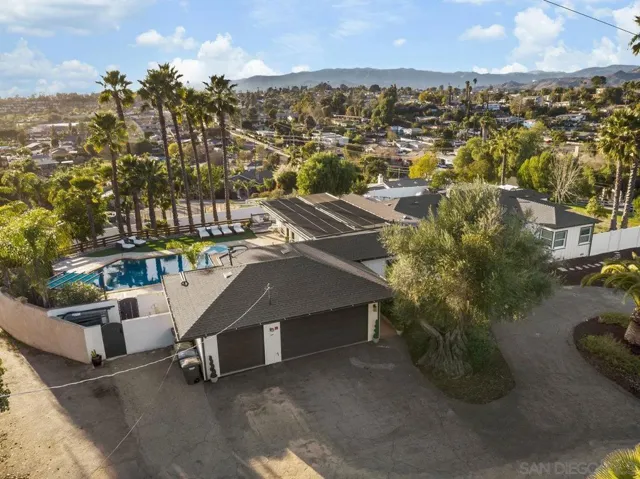 701 E Fallbrook St, Fallbrook, California 92028