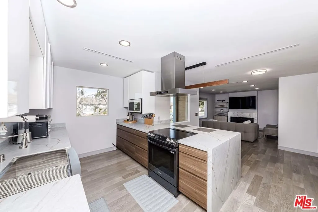 5524 W 122nd Street, Hawthorne, California 90250 home-pic-4