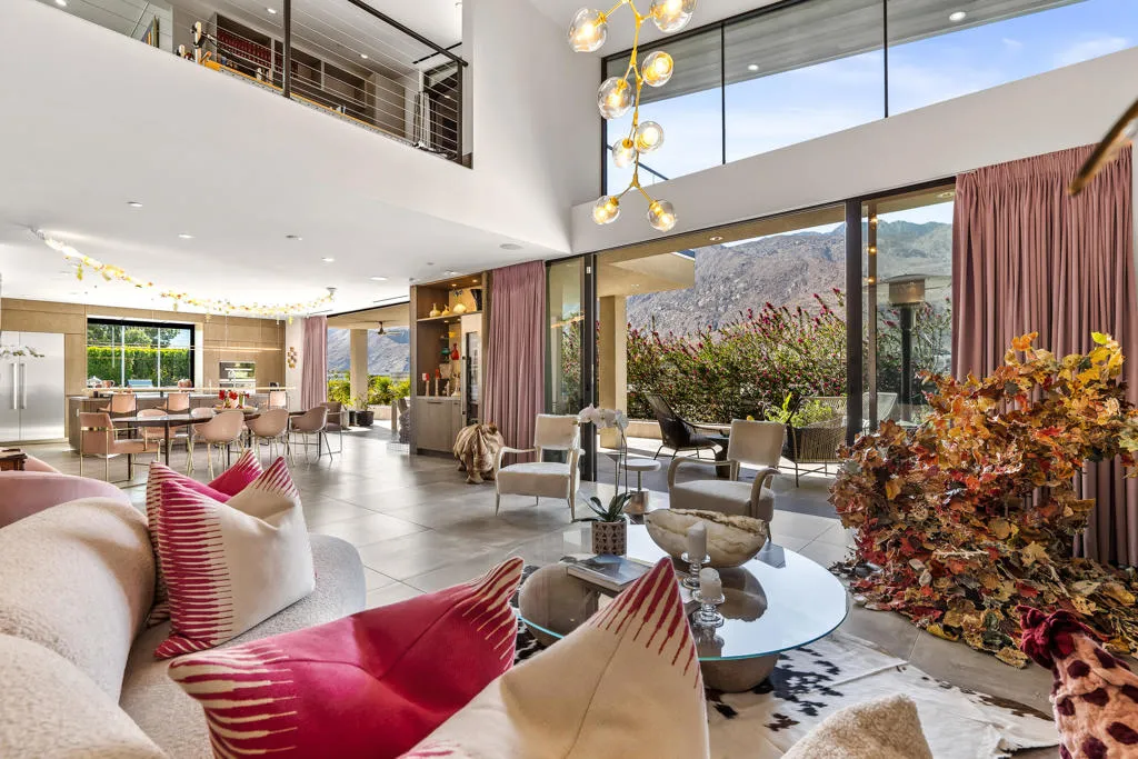 427 N Avenida Caballeros, Palm Springs, California 92262 home-pic-8