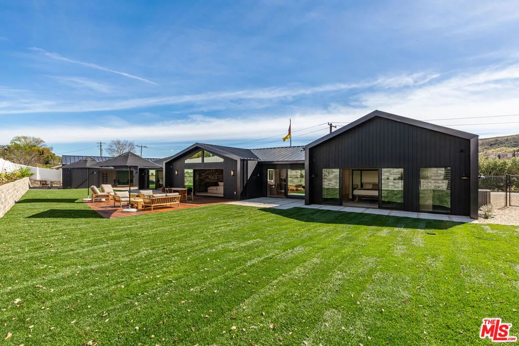 5259 Lewis Road, Agoura Hills, California 91301, 4 Bedrooms Bedrooms, ,6 BathroomsBathrooms,Residential,For Sale,Lewis,25502593