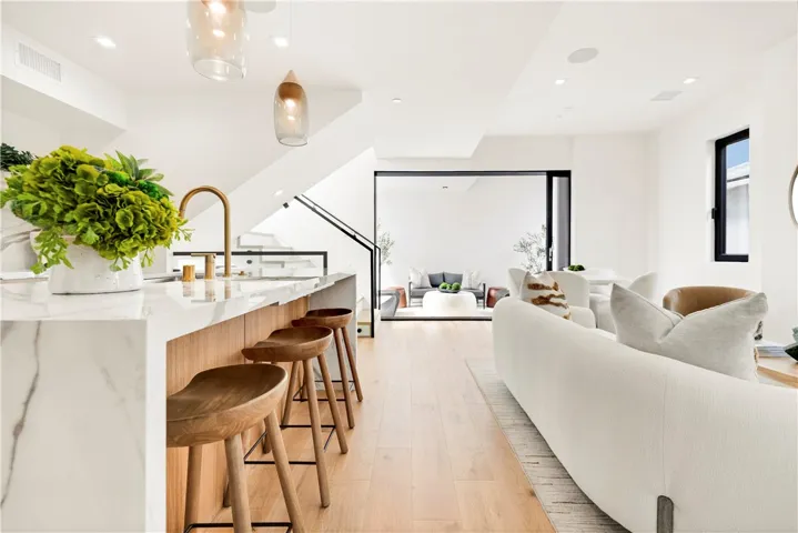 604 1/2 Narcissus, Corona Del Mar, California 92625