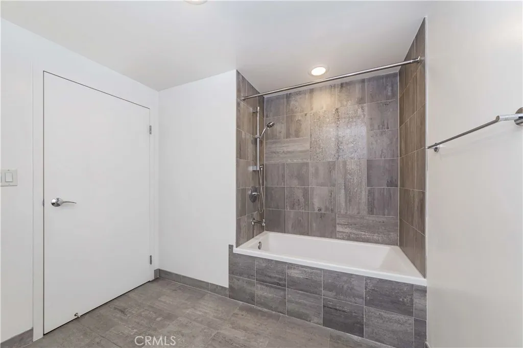 3785 Wilshire Blvd. home-pic-14