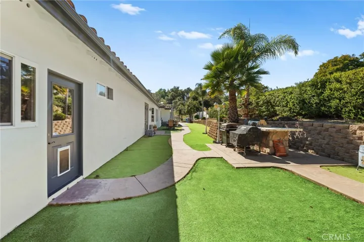 197 Morro Hills Road, Fallbrook, California 92028