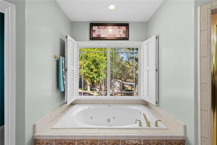 197 Morro Hills Road, Fallbrook, California 92028