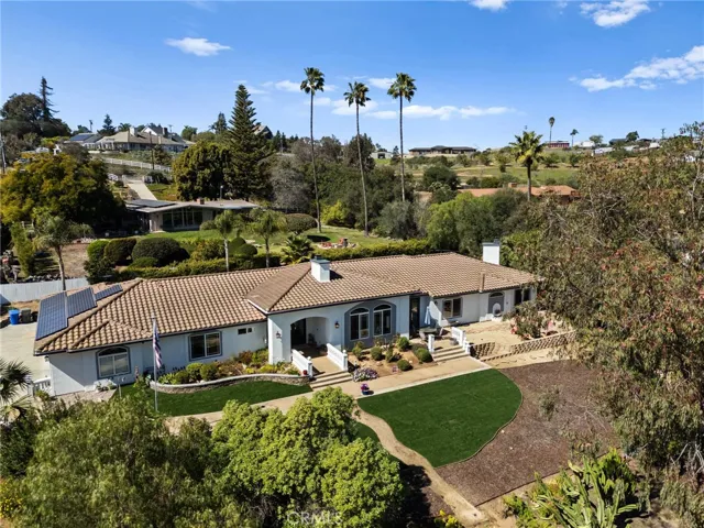 197 Morro Hills Road, Fallbrook, California 92028