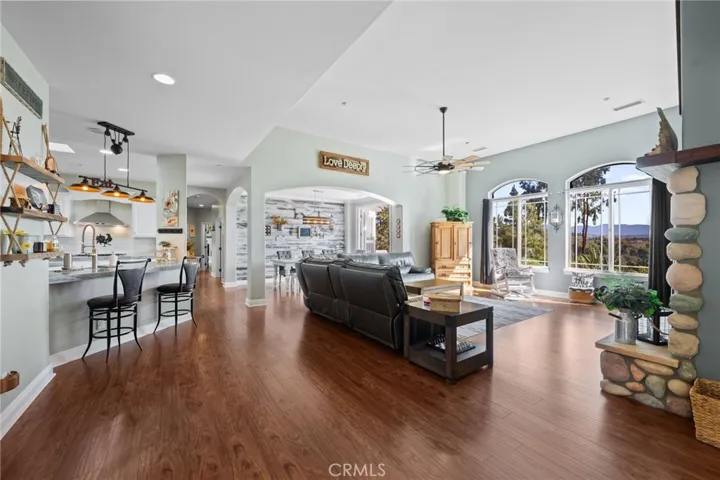 197 Morro Hills Road, Fallbrook, California 92028