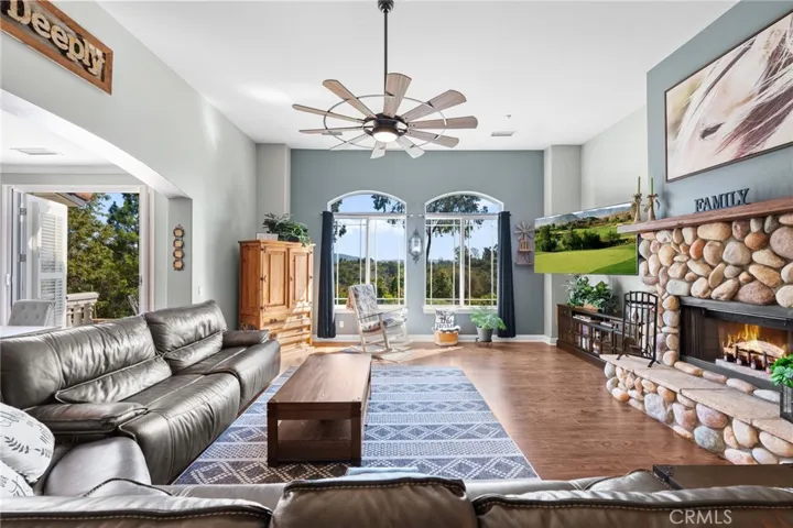 197 Morro Hills Road, Fallbrook, California 92028