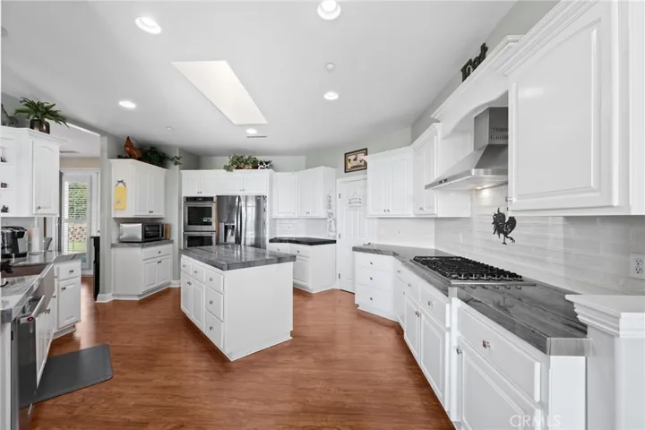 197 Morro Hills Road, Fallbrook, California 92028