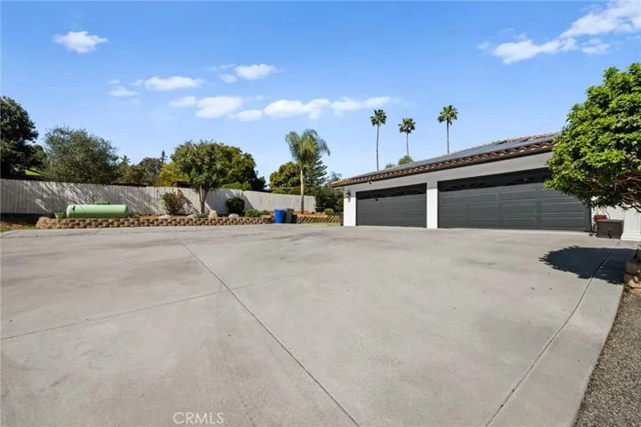 197 Morro Hills Road, Fallbrook, California 92028