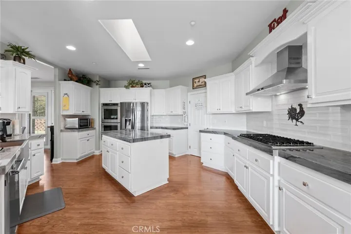 197 Morro Hills Road, Fallbrook, California 92028
