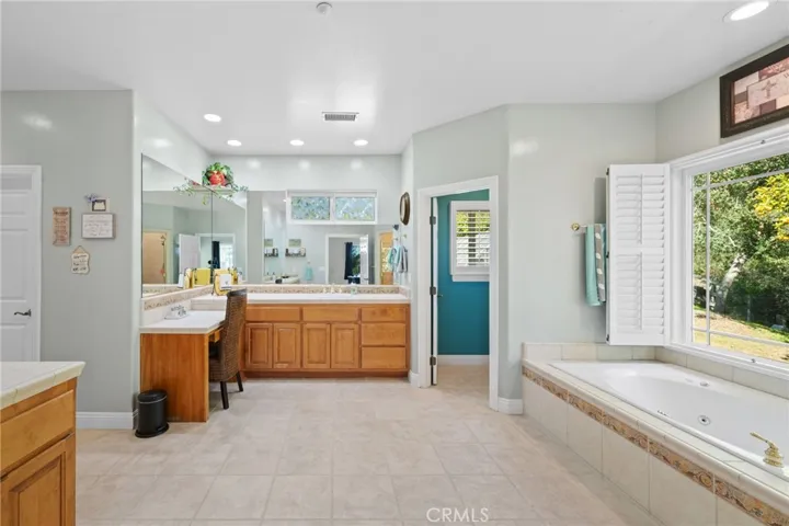 197 Morro Hills Road, Fallbrook, California 92028