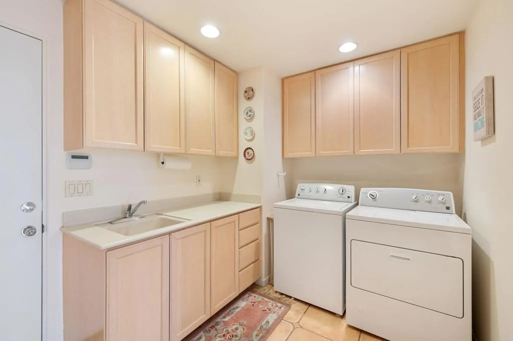 472 Desert Holly Drive, Palm Desert, California 92211 home-pic-34